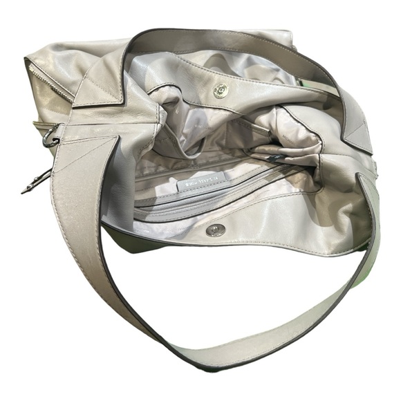 Michael Kors Grey Leather Handbag. - Picture 7 of 11